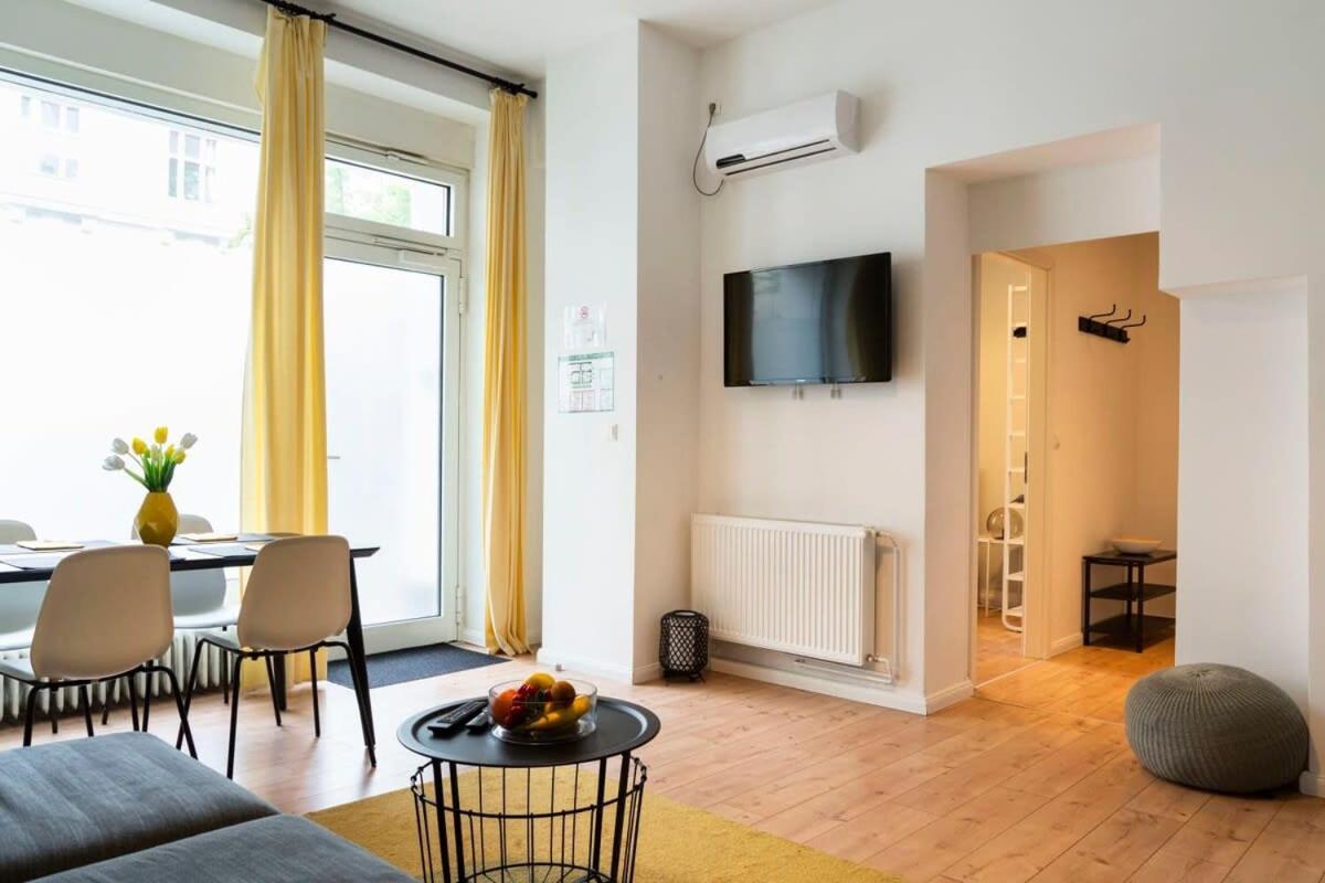 Kudamm Plus Ac Plus Selfcheckin Plus Free Street Parking Berlin Exteriör bild